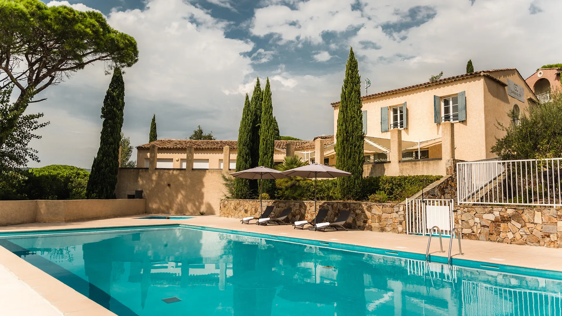 Garden & City Les Bastides De Grimaud Apart Otel